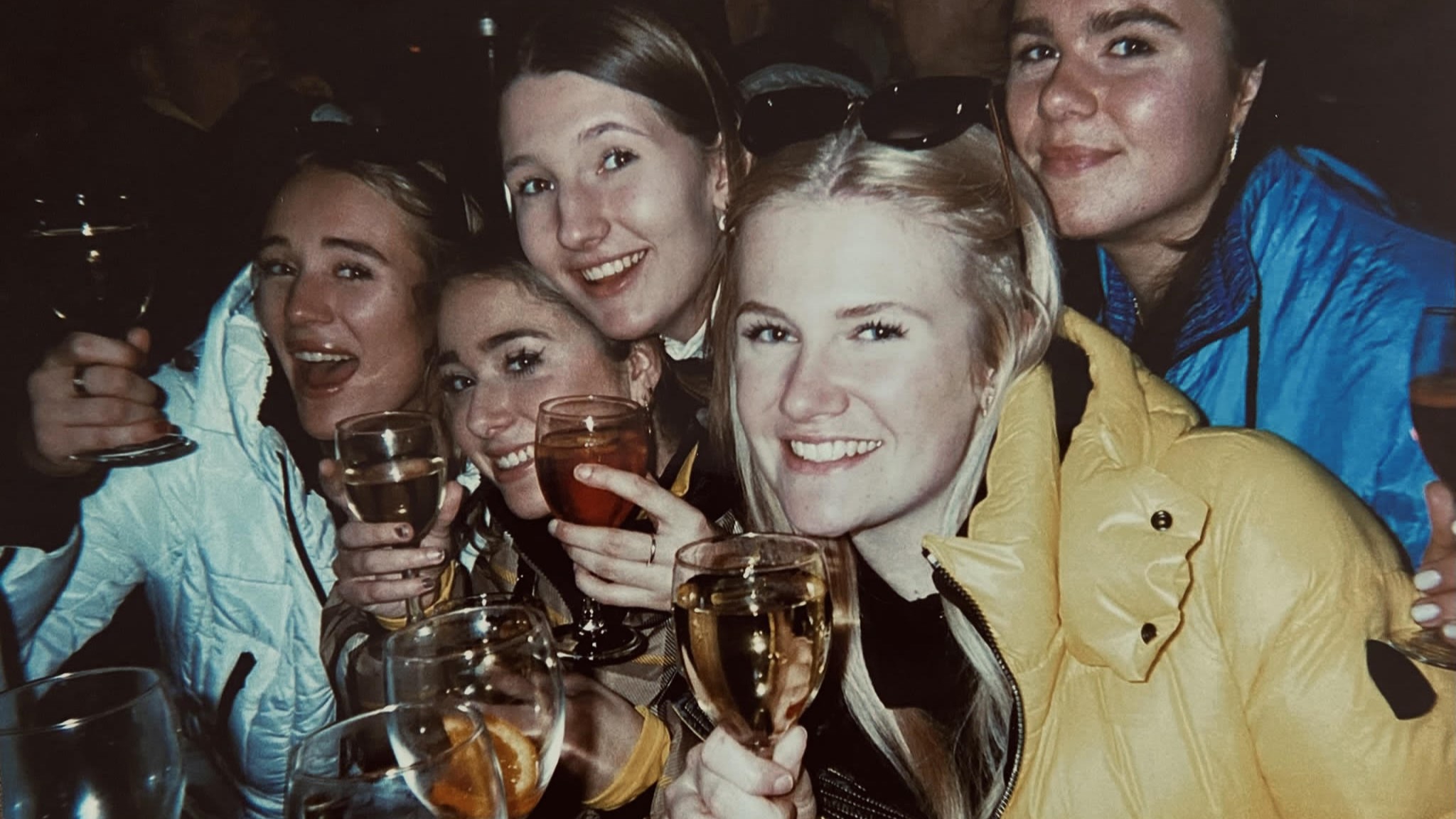 Roos op vakantie met vriendinnen