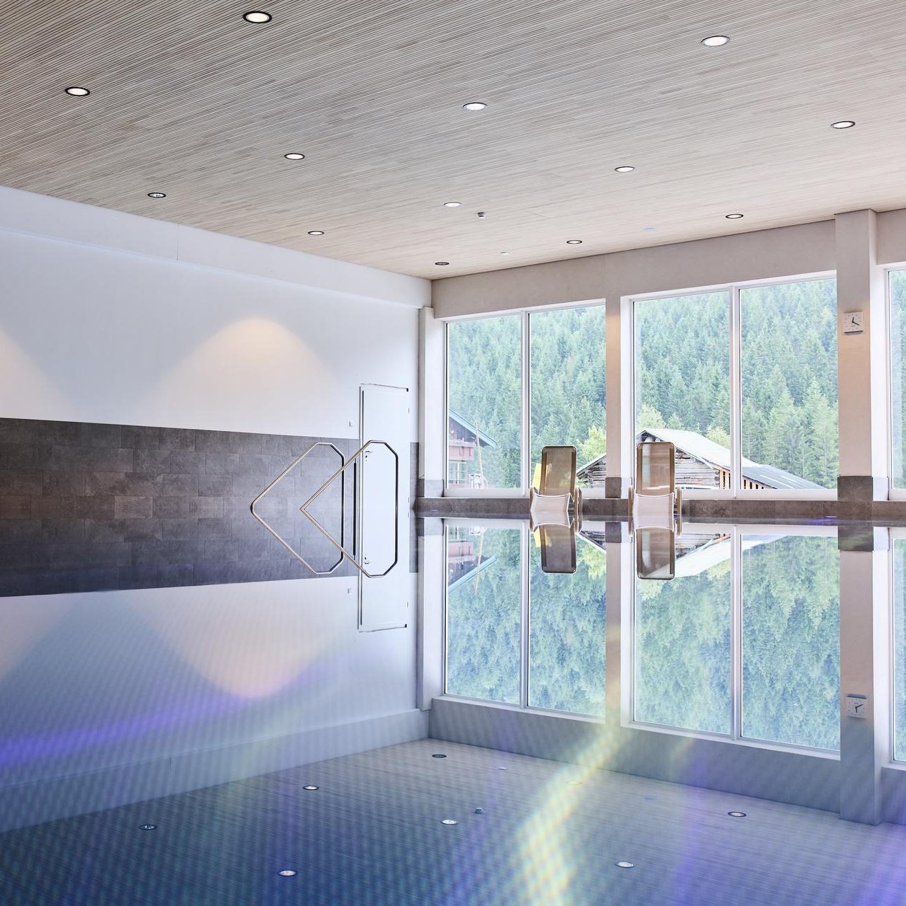 schwimbad-oostenrijk-mittelberg-kleinwalsertal